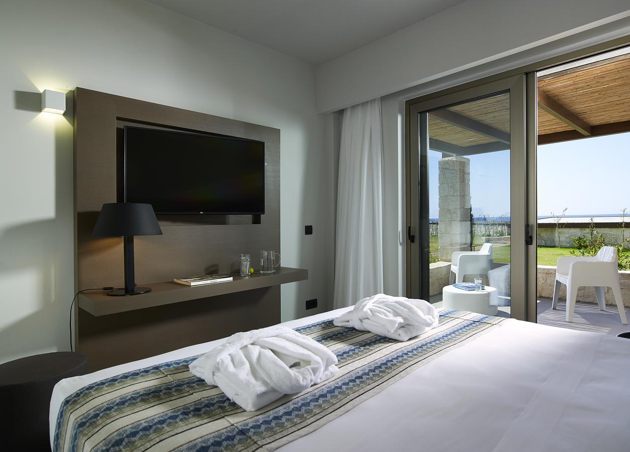 Kakkos Beach Hotel - Adults Only เอียราเปตรา ภายนอก รูปภาพ